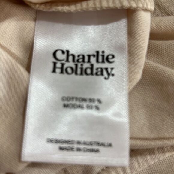Charlie Holiday Sweet Thing Beige oversized Boyfriend Graphic tee size L… - Picture 8 of 9